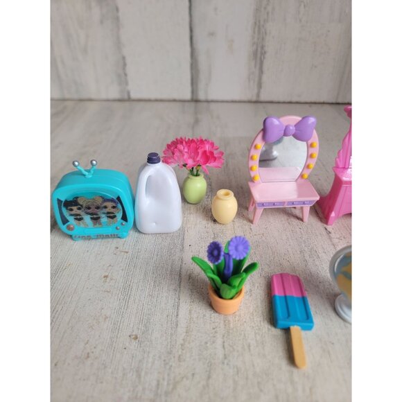 Variety doll accessory vanity TV flower vase globe food drink set - Picture 3 of 8